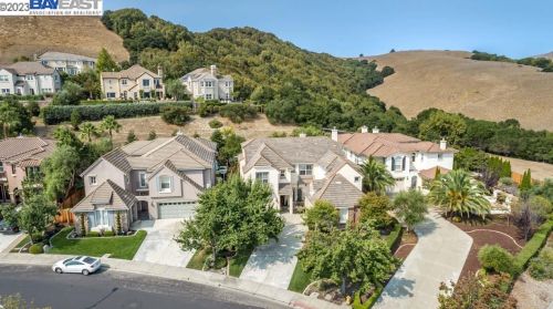 10864 Inspiration Cir, Pleasanton CA  94568-5562 exterior