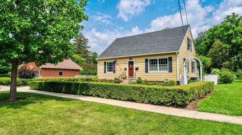 211 Turner Pl, Sycamore IL  60178-2563 exterior