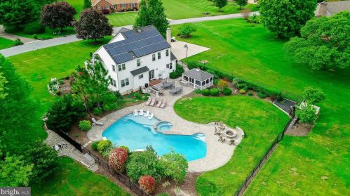 28 Buttonwood Dr, Pilesgrove, NJ 08098-2434