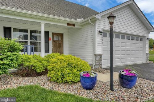 730 Appalachian Ave, Carlisle, PA 17013-9108