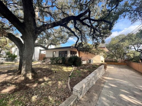 1511 Chelsea Ln, Austin TX  78704-2608 exterior