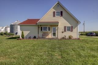 9931 Irish Rd, Loami, IL 62661-3207