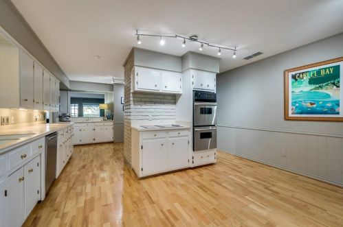 9672 Atherton Dr, Dallas TX  75243-6135 exterior