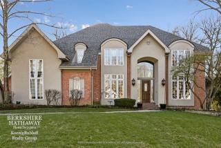 542 Vine St, Oak Brook, IL 60521-3324