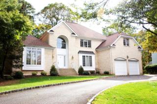 10 Scott Dr, Plainfield, NJ 07069-6316