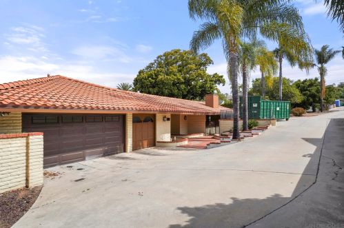 4001 Sunnyhill Dr, Carlsbad, CA 92008-2751