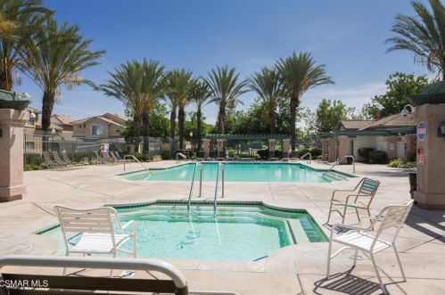 1843 Amberleaf Ln, Simi Valley CA  93065-7435 exterior