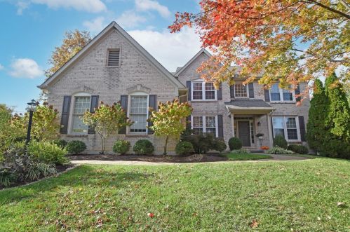 5100 Autumnwood Dr, Cincinnati OH  45242-8002 exterior