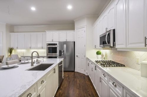 710 Lake Summit Dr, Atlanta GA  30342-1919 exterior