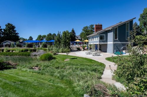 7597 Rosemary Cir, Englewood CO 80112-6421 exterior