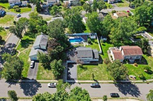 14 Hancock St, Parsippany, NJ 07054-3330