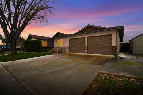 2704 Westchester Ln, Modesto, CA 95350-2446