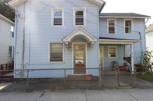 12 Smith St, Derby, CT 06418-1216