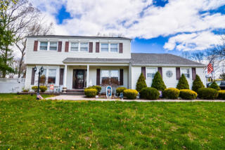 7 Tall Oaks Dr, Hazlet, NJ 07730-1921