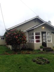 362 9th St, Winchester Bay, OR 97467-1302