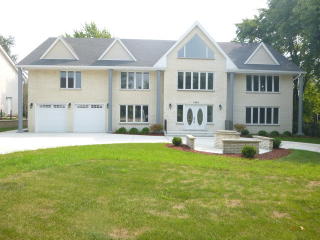 3425 Crescent Ln, Glenview, IL 60026-3401