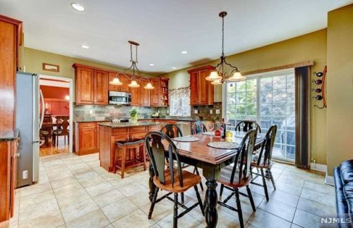 8 Matthew Ct, Dover NJ  07869-1058 exterior