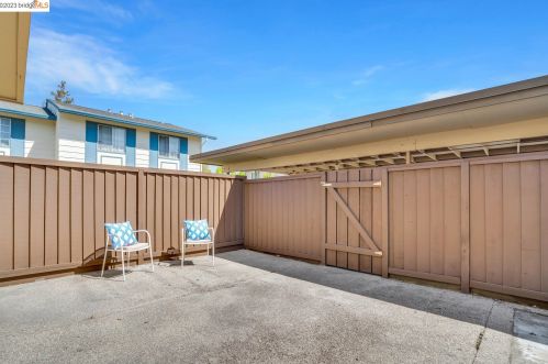 27492 Ponderosa Ct, Hayward CA  94545-4129 exterior