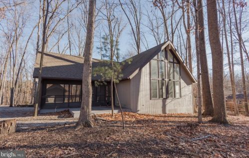 49 Pileated Woodpecker Ln, Hedgesville WV  25427-5384 exterior