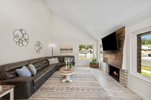 6298 Woodsboro Ave, Anaheim CA  92807-2347 exterior