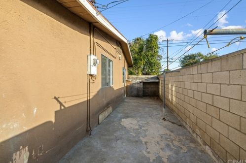 527 North St, Anaheim CA  92805-1932 exterior
