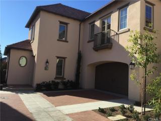 68 Bloomington, Irvine CA  92620-3372 exterior