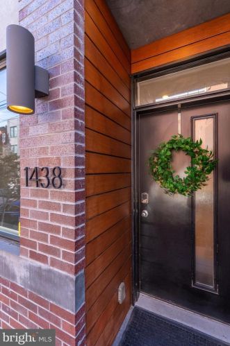 1438 Dickinson St, Philadelphia PA  19146-4842 exterior