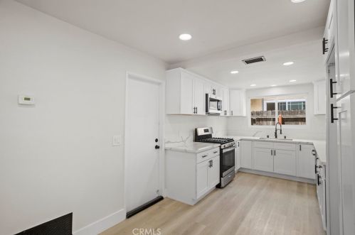 6070 Scheelite St, Riverside CA  92509-5014 exterior