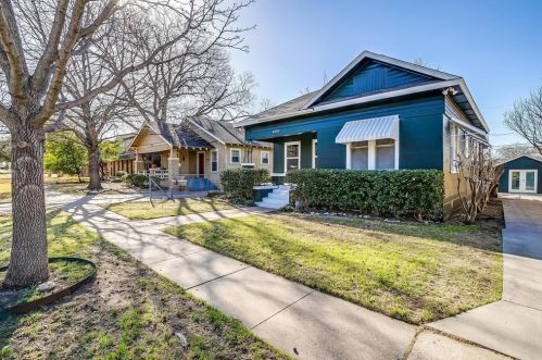 4921 El Campo Ave, Fort Worth, TX 76107-4904