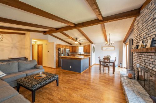 10011 Ibis St, Minneapolis, MN 55433-4713