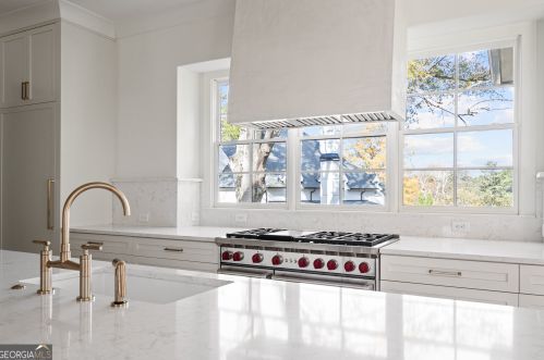 695 Moores Mill Rd, Atlanta GA  30327-0015 exterior