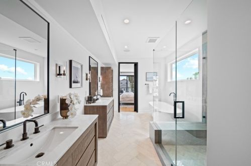 605 12th St, Huntington Beach CA  92648-4035 exterior
