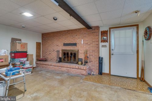 857 Oregon Trl, Harpers Ferry WV 25425-3144 exterior