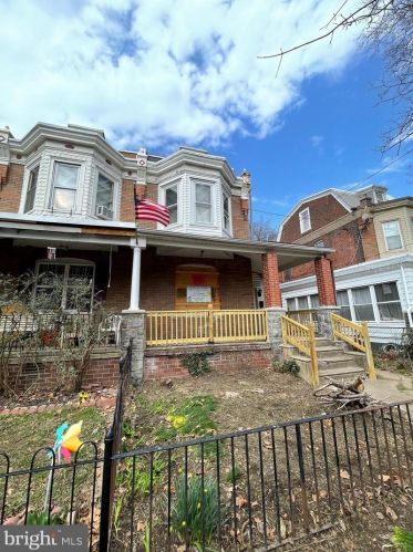 7010 Hegerman St, Philadelphia, PA 19135-1911