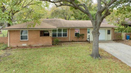 1905 Ridgecrest Dr, Garland, TX 75042-8337