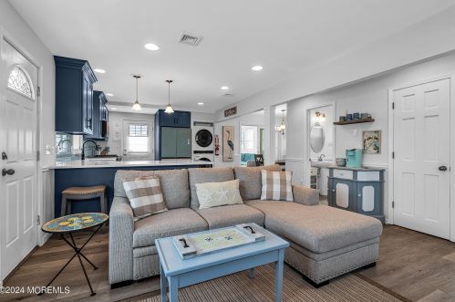 125 Throssell Rd, Lavallette NJ 08735-3230 exterior