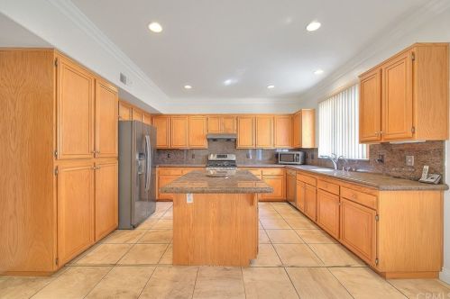 236 Aspan Ave, Irwindale CA 91702 exterior