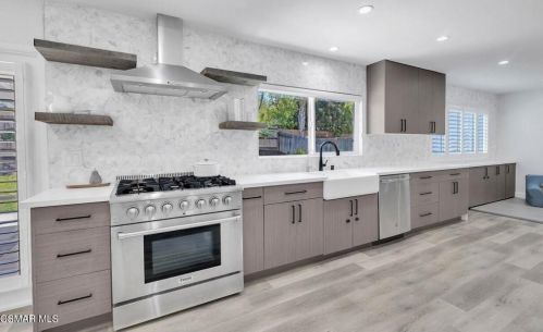46 Locust Ave, Calabasas, CA 91377-1116
