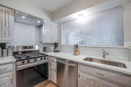 2129 Richbrook Dr, Garland TX 75044-7121 exterior