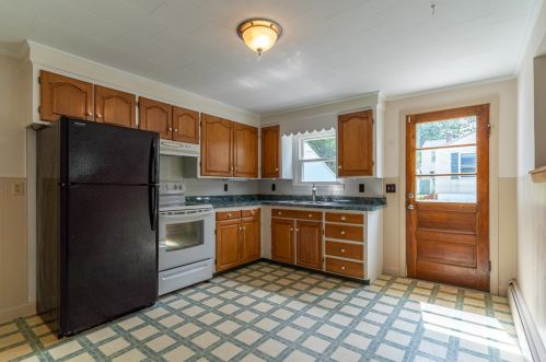 152 Indigo Hill Rd, Somersworth, NH 03878-3019