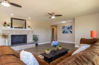 1094 Avocado Ave, Escondido, CA 92026-2414