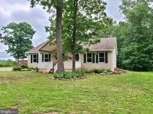 586 Providence Church Rd, Hedgesville, WV 25427-7164
