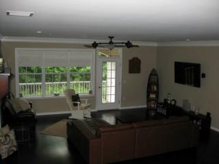 1014 Timberlake Dr, Trenton NJ  08618-1458 exterior