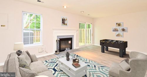 7803 Wintercress Ln, Springfield VA  22152-3842 exterior