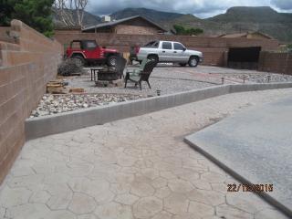 400 Sunglow Ave, Alamogordo, NM 88310-4127