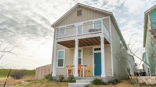 466 Ferrule Dr, Uhland, TX 78640