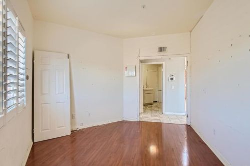 1001 Mountvale Ct, Anaheim CA  92808-2108 exterior