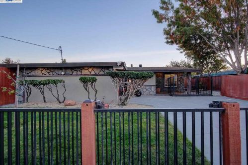 2255 Dracena St, Hayward, CA 94545-4218
