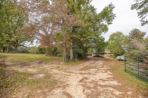 541 Old Phelps Rd, Huntsville, TX 77340-7255