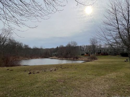36 Mckenna Dr, Middletown CT  06457-4013 exterior